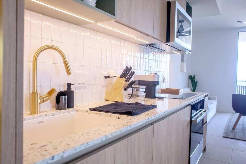 Luxury High Rise Haven *