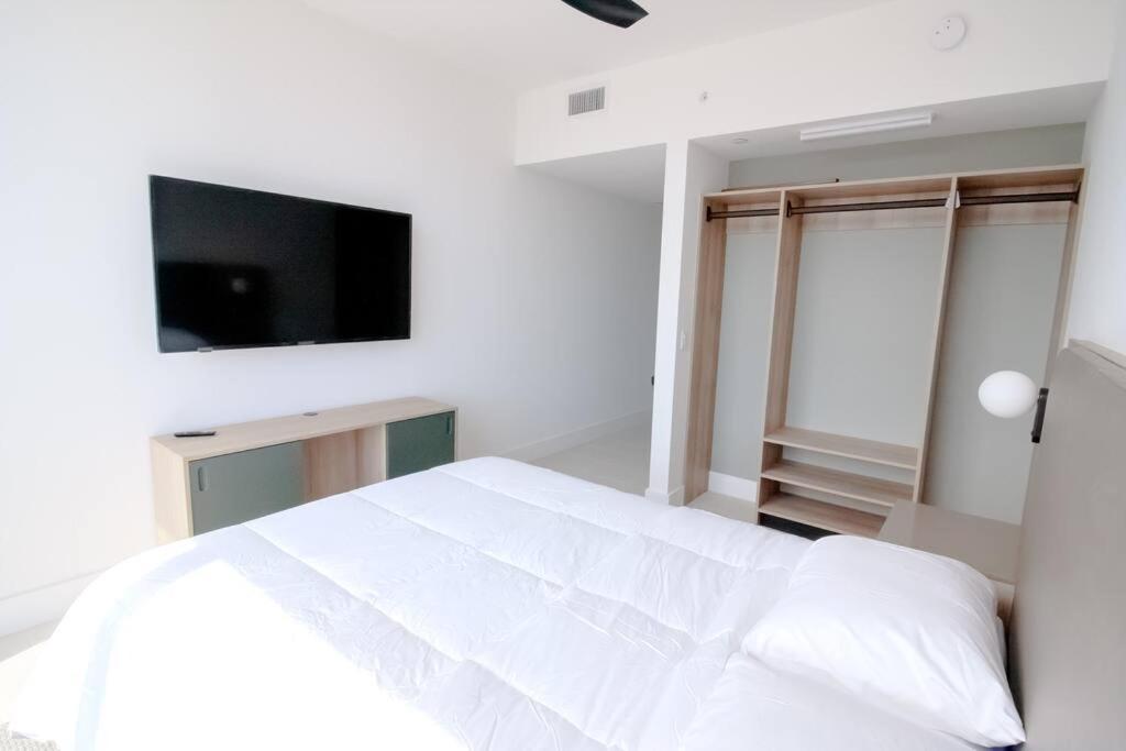 Luxury High Rise Haven * Miami