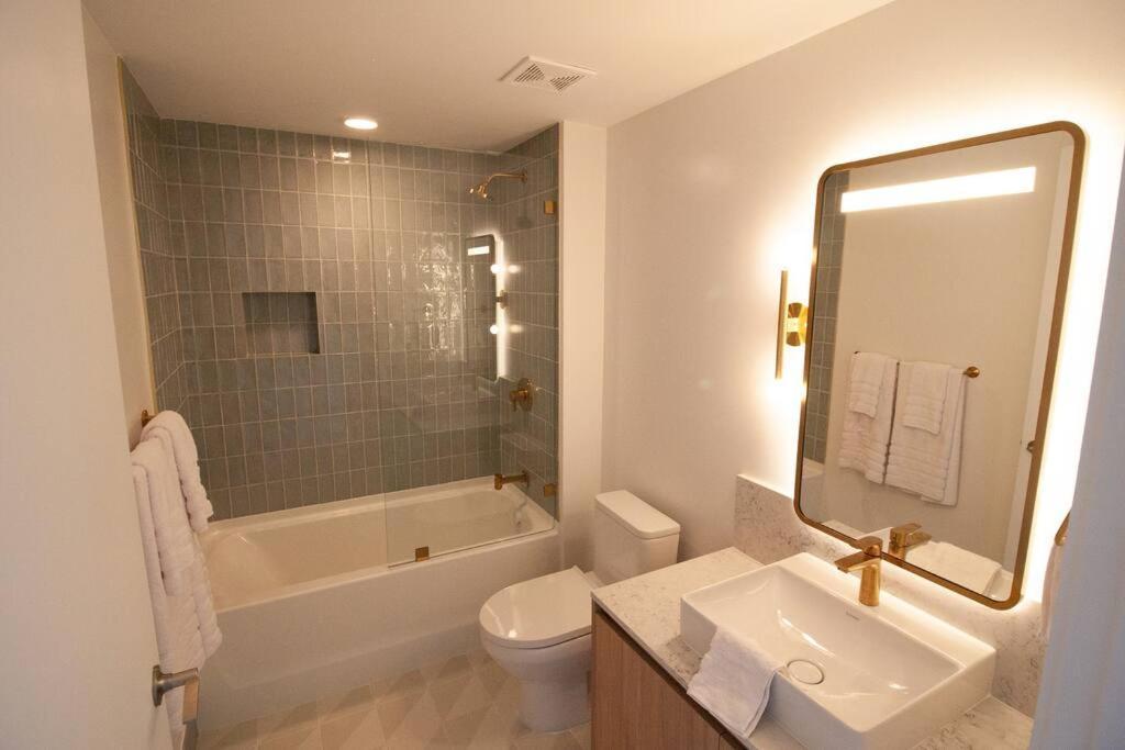 Apartment Luxury High Rise Haven