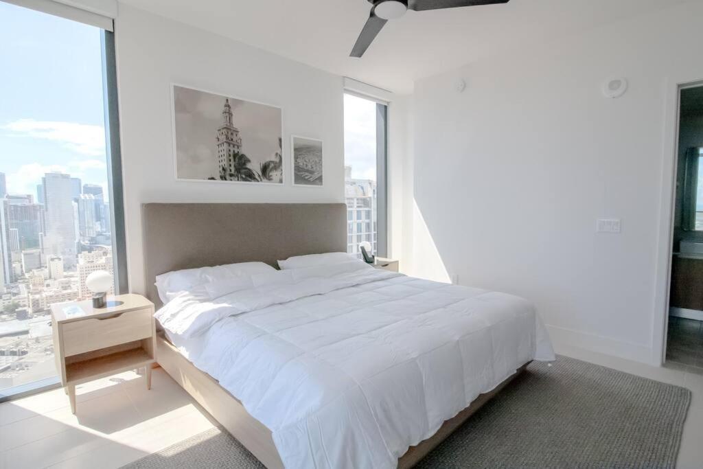 Apartment Luxury High Rise Haven *