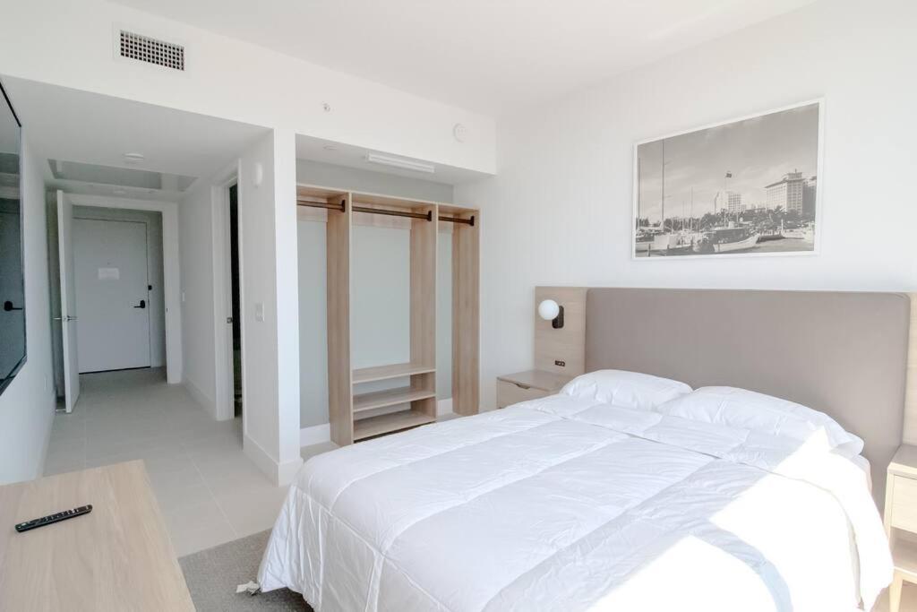 Apartment Luxury High Rise Haven *