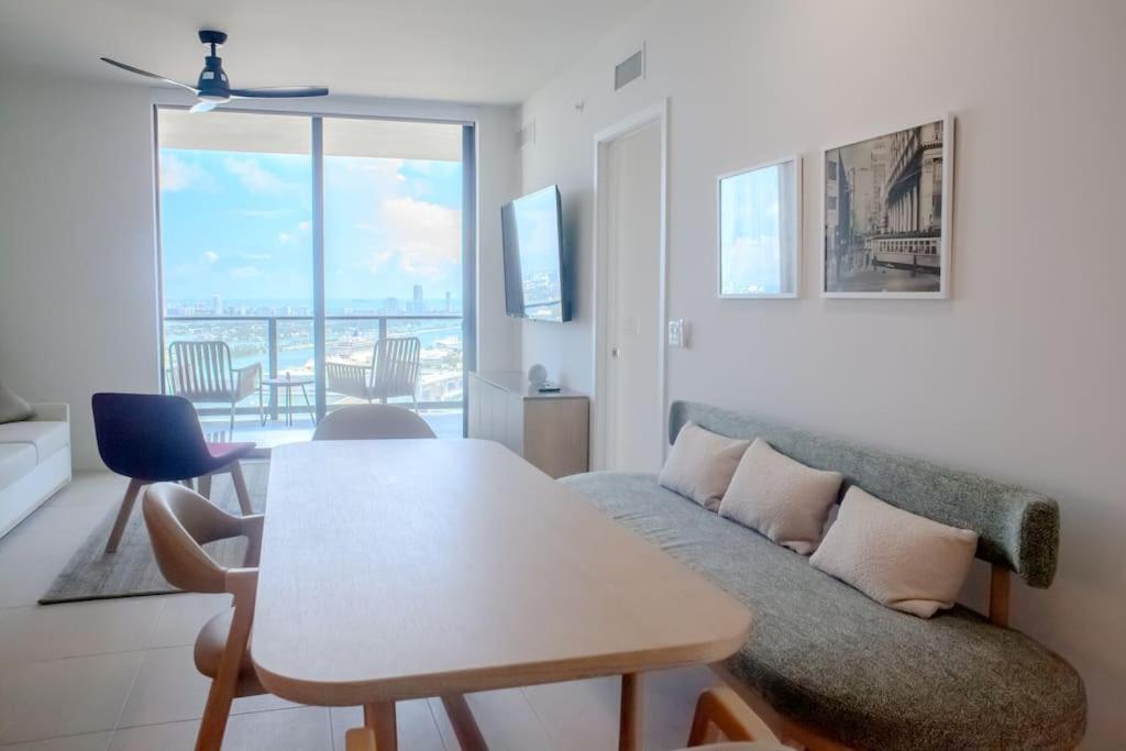 Luxury High Rise Haven * Miami
